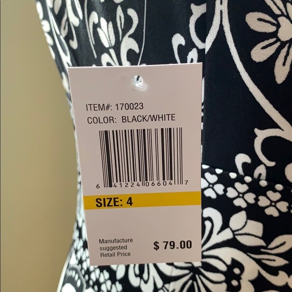 Elegant Black and White Maxi Dress - Picture 6 of 8